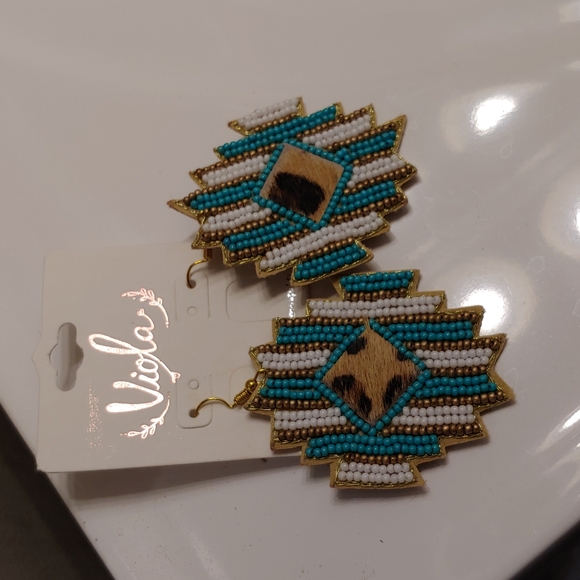 Southwestern Vintage Earrings, New on Card, Never Worn, Super Cute - Picture 2 of 3